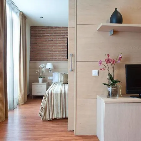 Serennia Cest Arc De Triomf Appartement *