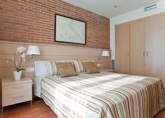 Serennia Cest Arc De Triomf Barcelone