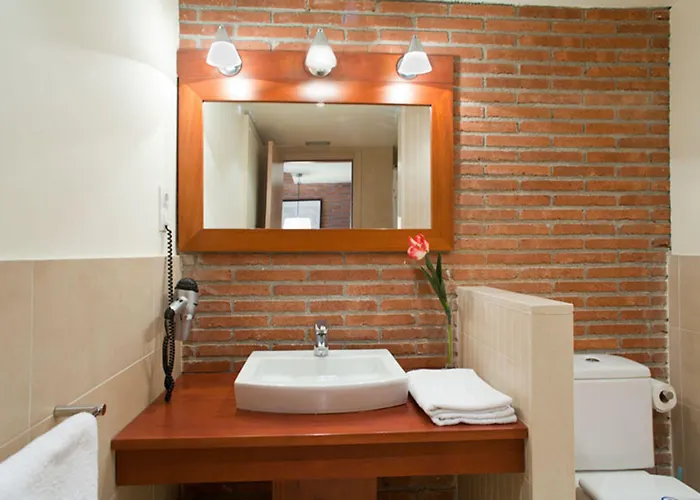 Serennia Cest Arc De Triomf * Barcelone