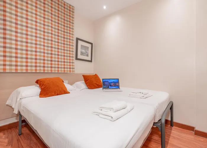 Serennia Cest Arc De Triomf * Barcelone