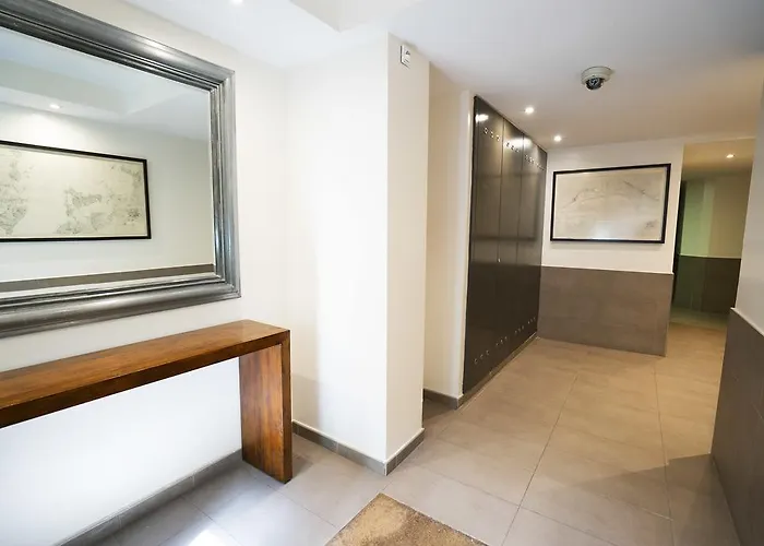 Serennia Cest Arc De Triomf * Barcelone