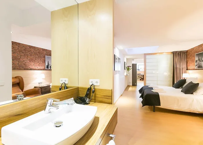 Serennia Cest Arc De Triomf Appartement Barcelone